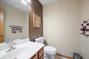 103 Fawn Ln, Elgin, IL 60120 - Photo 9