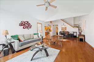 103 Fawn Ln, Elgin, IL 60120 - Photo 15