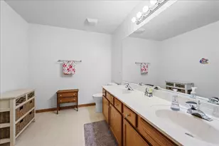 103 Fawn Ln, Elgin, IL 60120 - Photo 23