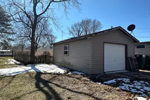 819 5th Ave, Erie, IL 61250 - Photo 5