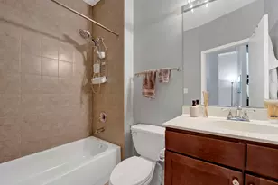 1070 W 15th St, Chicago, IL 60608 - Photo 11