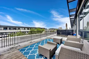 1070 W 15th St, Chicago, IL 60608 - Photo 21