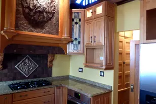 121 Monroe Ave, Elgin, IL 60123 - Photo 9