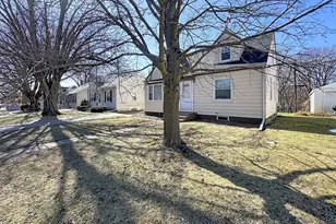 14 Blackhawk Hills Ct, Rock Island, IL 61201 - Photo 3