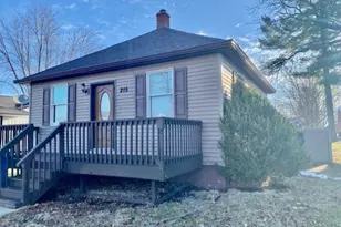 215 S Hennepin Ave, Ladd, IL 61329 - Photo 1