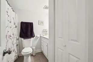 586 Fairway View Dr, Wheeling, IL 60090 - Photo 13