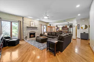1928 N Ridge Ave, Arlington Heights, IL 60004 - Photo 3