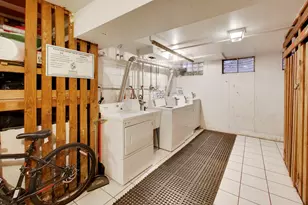 7123 N Damen Ave, Chicago, IL 60645 - Photo 19