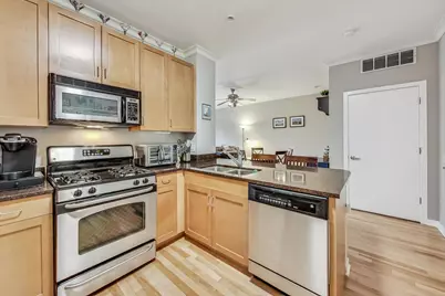 1155 W Roosevelt Road #304, Chicago, IL 60608 - Photo 7