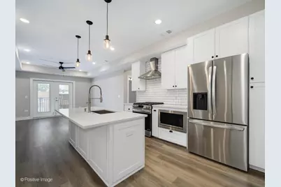 261 Washington Boulevard #403, Oak Park, IL 60304 - Photo 3