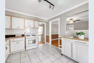 10264 Pelham Street, Westchester, IL 60154 - Photo 11