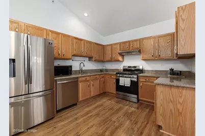 121 Commons Court, Wheeling, IL 60090 - Photo 3