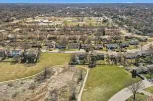 715 Surryse Rd, Lake Zurich, IL 60047 - Photo 23