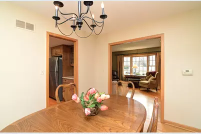 213 Arapahoe Trail, Carol Stream, IL 60188 - Photo 9