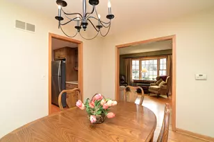 213 Arapahoe Trail, Carol Stream, IL 60188 - Photo 9