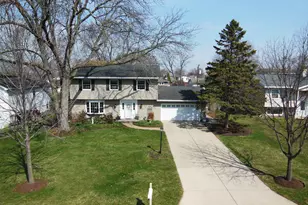 213 Arapahoe Trail, Carol Stream, IL 60188 - Photo 1
