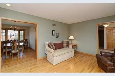 213 Arapahoe Trail, Carol Stream, IL 60188 - Photo 7