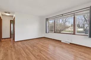 7416 S Thomas Ave, Bridgeview, IL 60455 - Photo 9