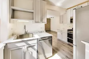 142 Clyde Ave, Evanston, IL 60202 - Photo 9