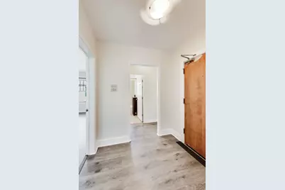 142 Clyde Avenue #3W, Evanston, IL 60202 - Photo 3