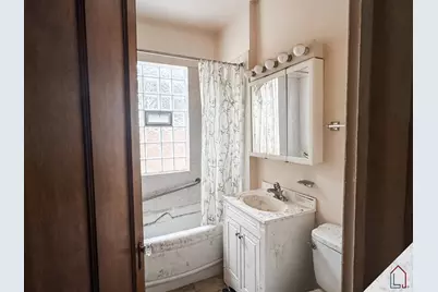 8640 S Bennett Avenue, Chicago, IL 60617 - Photo 9