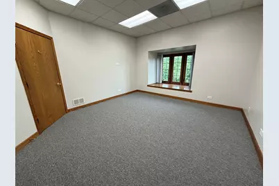 28085 N Ashley Circle, Libertyville, IL 60048 - Photo 5