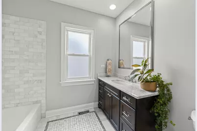 5009 W Catalpa Avenue, Chicago, IL 60630 - Photo 11