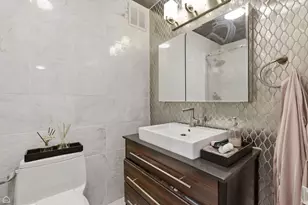 100 E Walton St, Chicago, IL 60611 - Photo 11