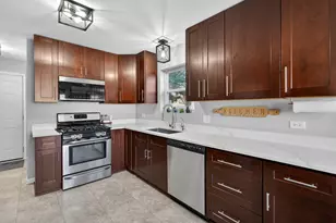 35737 N Hunt Ave, Ingleside, IL 60041 - Photo 13