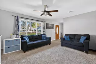 35737 N Hunt Ave, Ingleside, IL 60041 - Photo 5