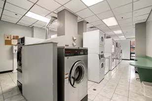 70 W Huron St, Chicago, IL 60654 - Photo 25