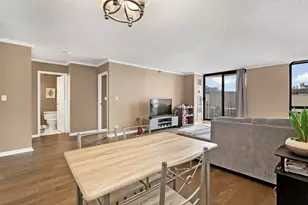 70 W Huron St, Chicago, IL 60654 - Photo 13