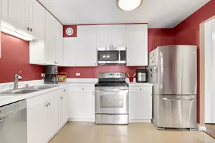 70 W Huron St, Chicago, IL 60654 - Photo 15