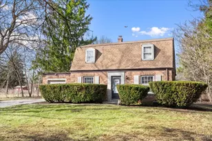 304 E Camp McDonald Rd, Prospect Heights, IL 60070 - Photo 1