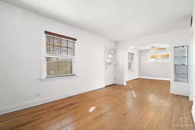 304 E Camp McDonald Road, Prospect Heights, IL 60070 - Photo 5