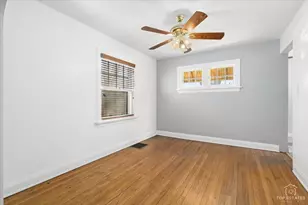 304 E Camp McDonald Rd, Prospect Heights, IL 60070 - Photo 7