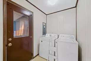 646 N Cove Ct, Decatur, IL 62521 - Photo 17