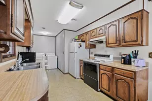 646 N Cove Ct, Decatur, IL 62521 - Photo 13