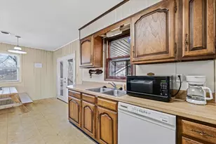 646 N Cove Ct, Decatur, IL 62521 - Photo 15