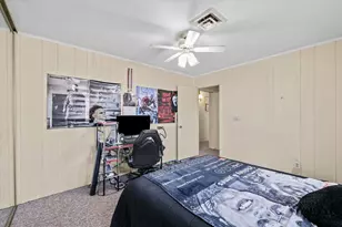 646 N Cove Ct, Decatur, IL 62521 - Photo 19