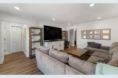 3819 W 83rd Place, Chicago, IL 60652 - Photo 3