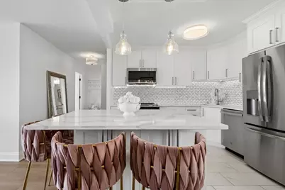 3930 N Pine Grove Avenue #816, Chicago, IL 60613 - Photo 7