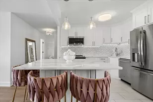 3930 N Pine Grove Ave, Chicago, IL 60613 - Photo 7