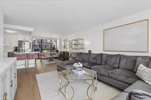 3930 N Pine Grove Ave, Chicago, IL 60613 - Photo 15