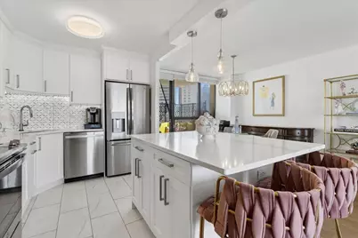 3930 N Pine Grove Avenue #816, Chicago, IL 60613 - Photo 3