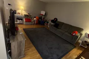 2216 Country Club Dr, Woodridge, IL 60517 - Photo 3