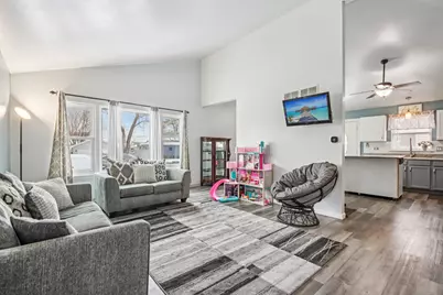 410 W Riverside Drive, Lakemoor, IL 60051 - Photo 3