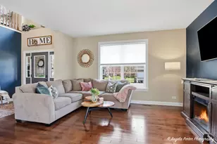 2275 Walnut Glen Blvd, Island Lake, IL 60042 - Photo 5