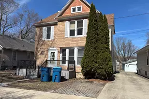 1613 W 1st St, Dixon, IL 61021 - Photo 1