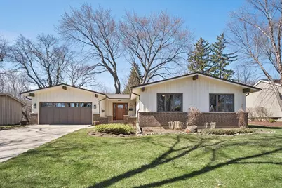 122 Williamsburg Drive, Bartlett, IL 60103 - Photo 1